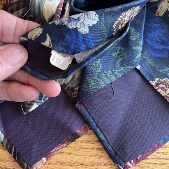 Harve' Benard Ties Lot of 3 Vtg Floral Patterns Pure Silk Black blue Rose Maroon - Picture 9 of 9